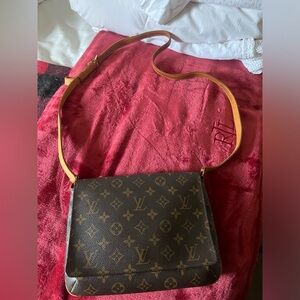 Authentic Louis Vuitton Monogram Musette Tango Crossbody Bag